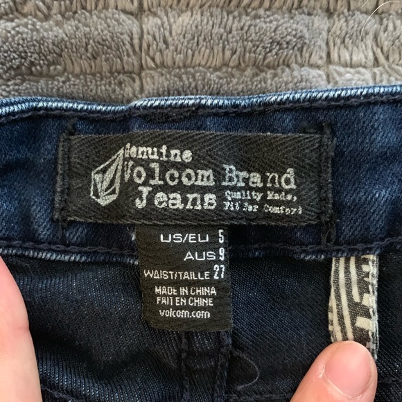 Volcom jean shorts - Picture 3 of 3